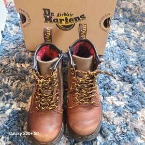 Dr. MARTENS BOOTS